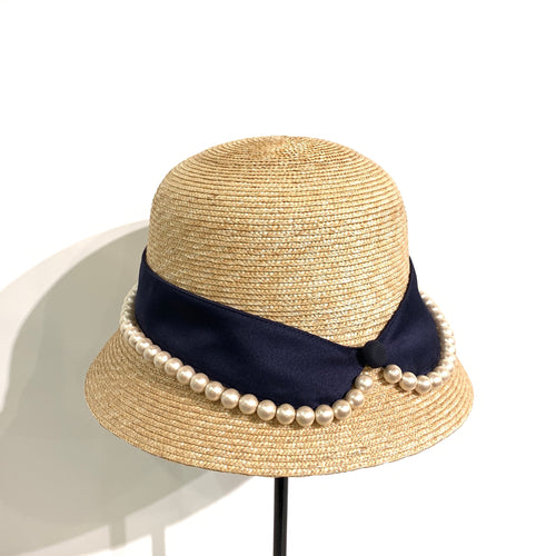 ブラウスを着た帽子 パール