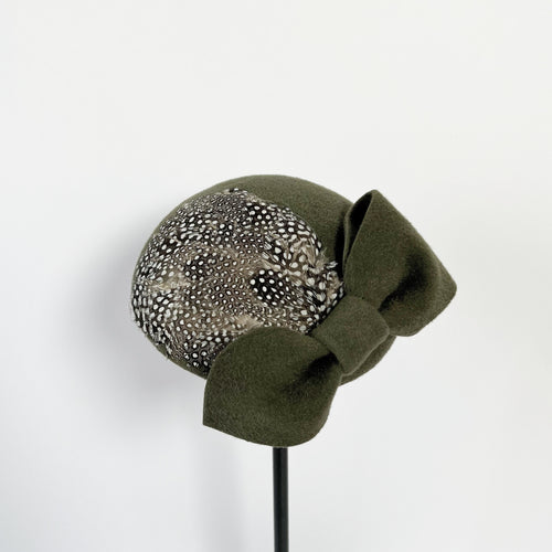 Ribbon & feathers mushroom