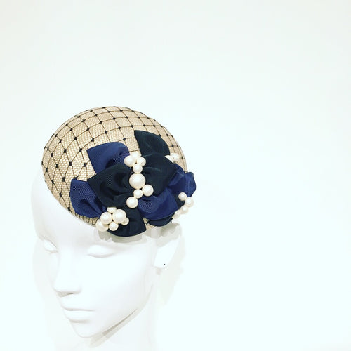 Pearl & ribbon Button with veil