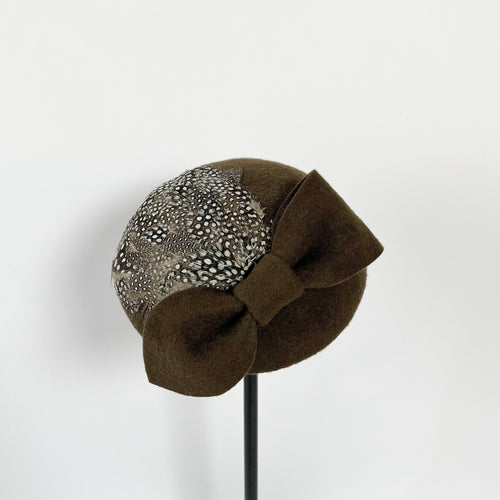 Ribbon & feathers mushroom